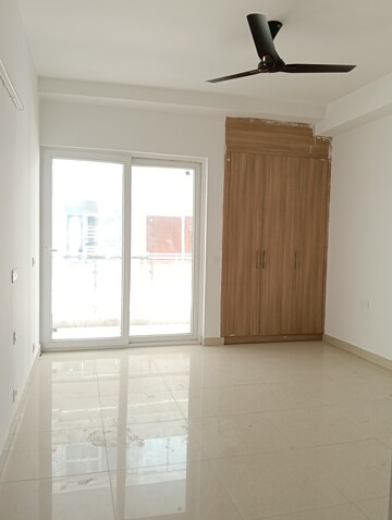 Room in 4 BHK Apartment at SS Linden, Sector 84 – for Sale