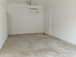 Room in 4 BHK Apartment at SS Linden, Sector 84 – for Sale