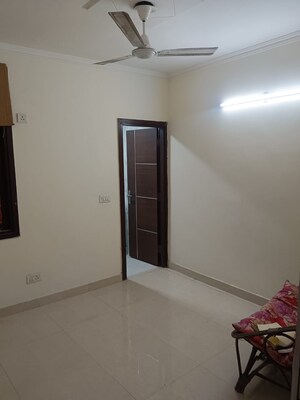 Room in 2 BHK Builder Floor at Panchsheel Vihar – for Rent