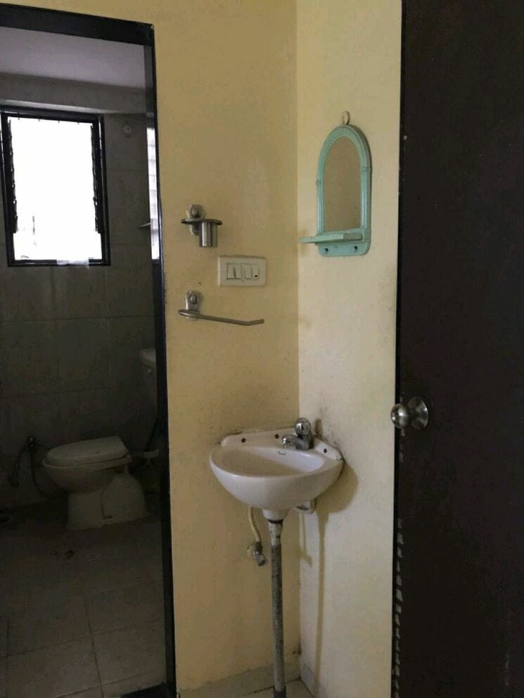 Bathroom, nirman-sankul-apartment 1 Bedroom 550 Sq.Ft. Apartment In Aundh Pune 9323399