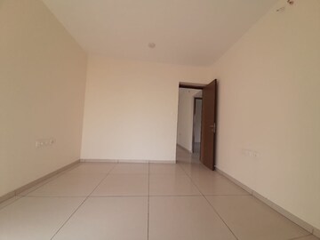 Room in 3 BHK Apartment at Chandak 34 Park Estate, Goregaon West – for Sale