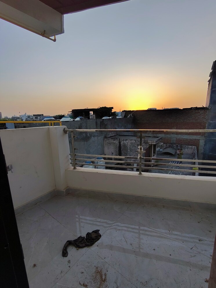 Balcony, saket 1 RK 280 Sq.Ft. Apartment In Saket Delhi 9323420