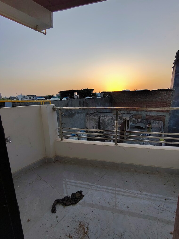 Balcony, saket 1 RK 280 Sq.Ft. Apartment In Saket Delhi 9323420