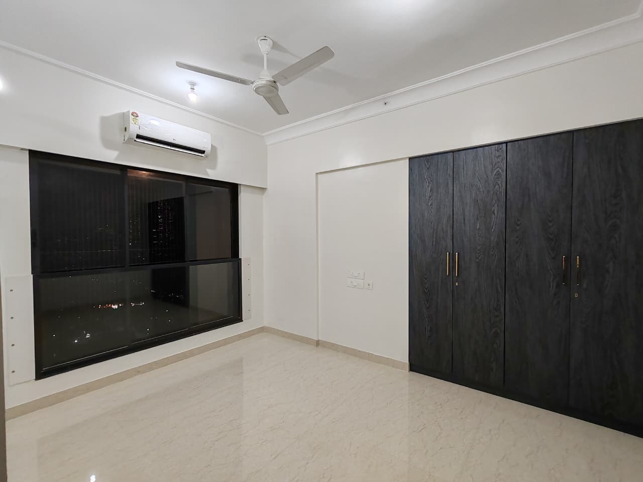 2 BHK Apartment For Rent in Lalani Grandeur
