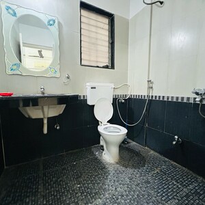 Team Area in 2 BHK Apartment at Sun Empire, Sun City – for Rent