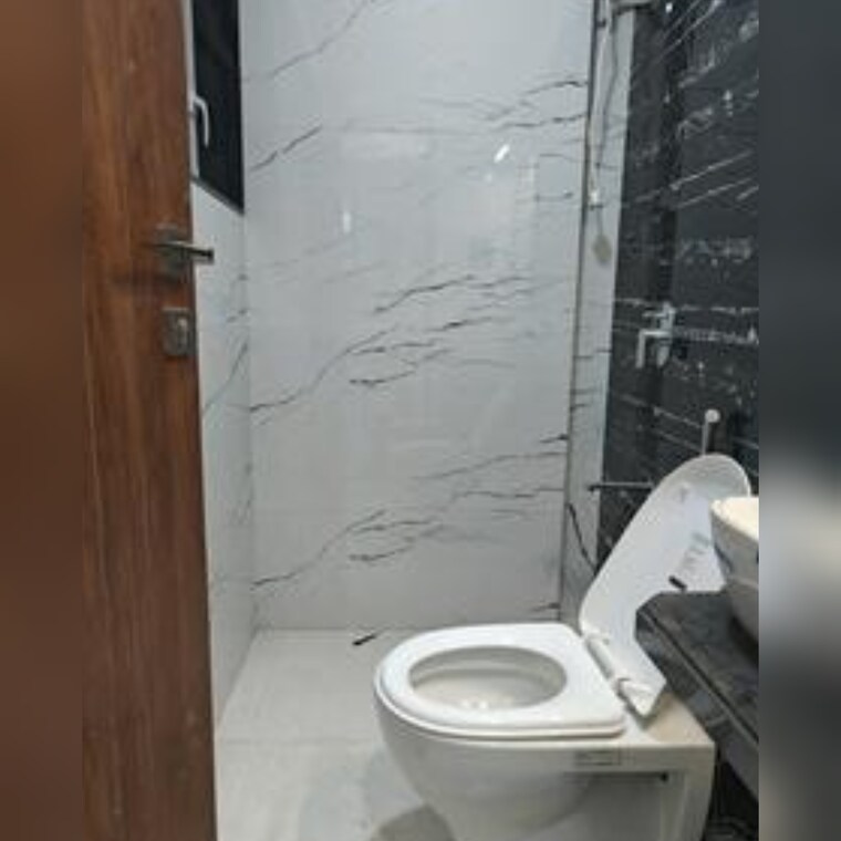 Bathroom, sanghvi-infenia 3 Bedroom 912 Sq.Ft. Apartment In Santacruz East Mumbai 9323433