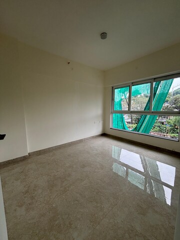 Room in 2 BHK Apartment at Nahar Amaryllis Towers and Plaza, Chandivali – for Rent