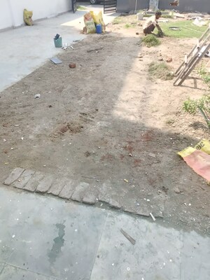 Plot Area in 3.5 BHK Villa at Sector 72 – for Rent