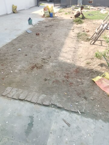 Plot Area in 3.5 BHK Villa at Sector 72 – for Rent