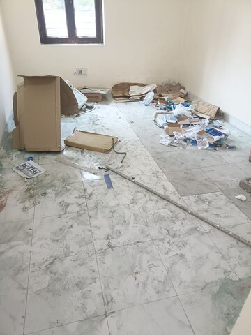 Parking in 3.5 BHK Villa at Sector 72 – for Rent