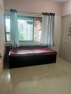 1 BHK Apartment For Rent in Vile Parle West