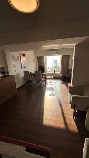 Gym in 6+ BHK Villa at Juhu – for Rent