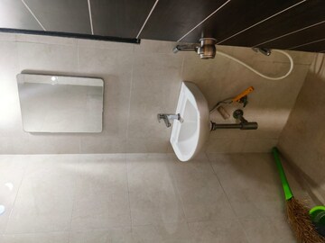 Bathroom in 1 BHK Apartment at Santacruz East – for Rent