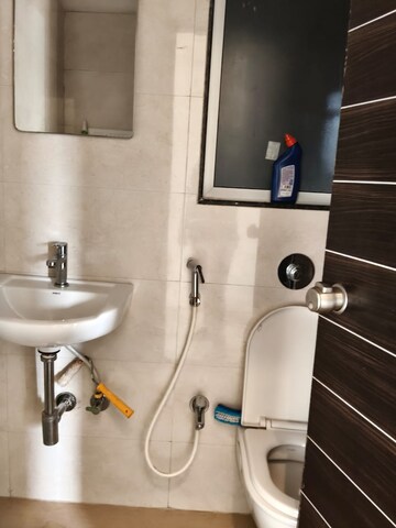 Furnished Amenities in 1 BHK Apartment at Santacruz East – for Rent