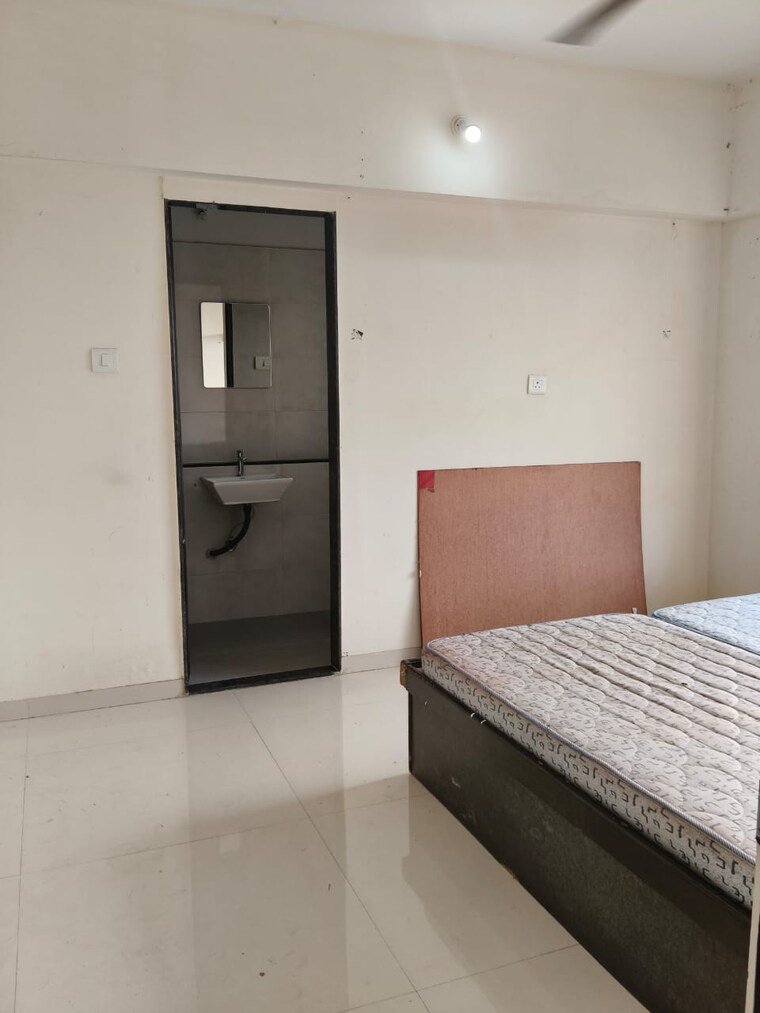 Bathroom, santacruz east 1 Bedroom 480 Sq.Ft. Apartment In Santacruz East Mumbai 9323527