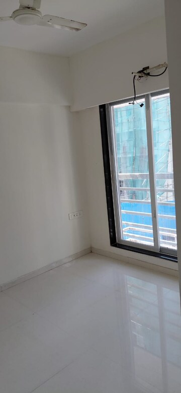 Room in 2 BHK Apartment at Star Sayba Residency, Kurla East – for Rent