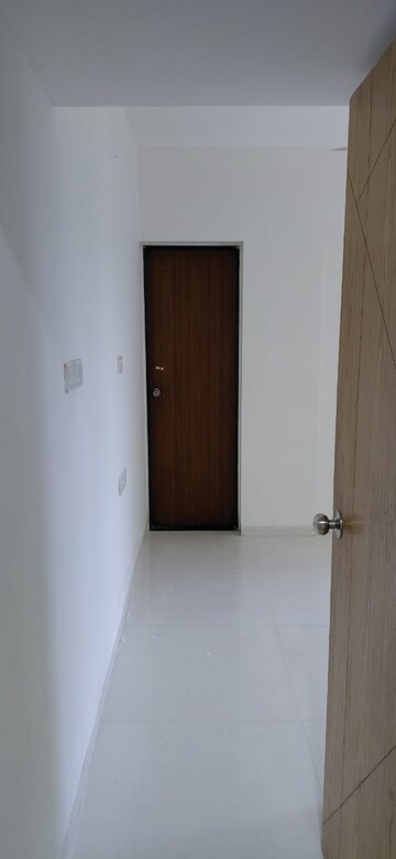 Room in 2 BHK Apartment at Star Sayba Residency, Kurla East – for Rent