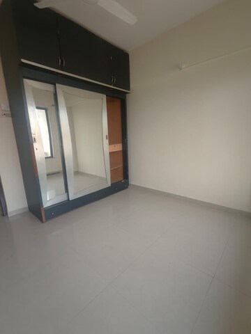 Room in 2 BHK Apartment at Royal Pleasant Park CHS, Malad West – for Rent
