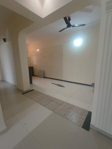 2 BHK Apartment For Rent in Royal Pleasant Park CHS, Malad West