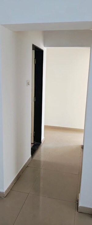 Room in 2 BHK Apartment at Shiva Heights ll, Pimple Saudagar – for Rent