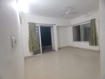Room in 3 BHK Apartment at Bhoomi Allium, Pimple Saudagar – for Rent