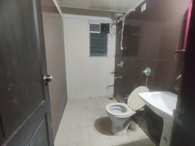 Bathroom, bhoomi-allium 3 Bedroom 1300 Sq.Ft. Apartment In Pimple Saudagar Pune 9323559