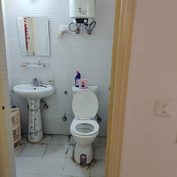 Bathroom in 2.5 BHK Apartment at Spring Meadows, Tech Zone 4 Greater Noida – for Rent