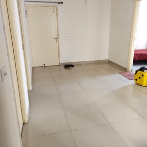 Room in 2 BHK Apartment at Spring Meadows, Tech Zone 4 Greater Noida – for Rent