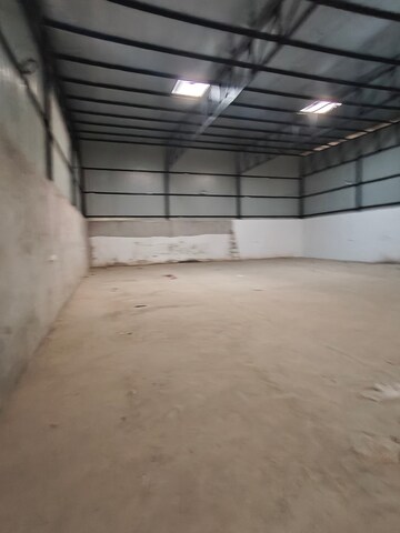 Room in  Warehouse at VM Tower, Sector 18 – for Rent