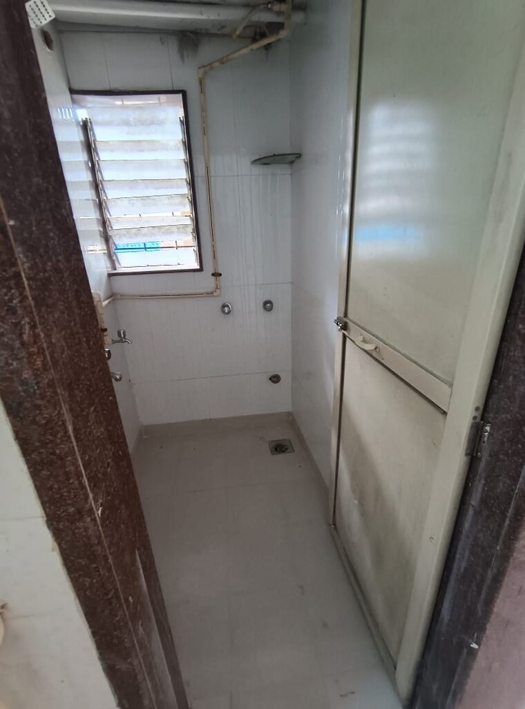 Bathroom, kopar khairane 1 Bedroom 200 Sq.Ft. Apartment In Kopar Khairane Navi Mumbai 9323562