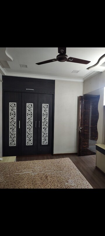 Bedroom in 3 BHK Apartment at Thane West – for Rent