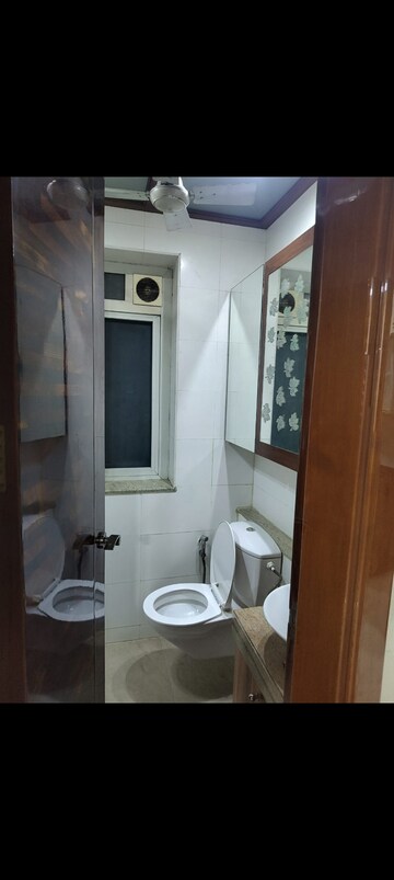 Bathroom in 3 BHK Apartment at Thane West – for Rent
