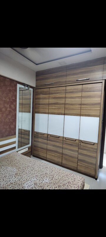 Room in 3 BHK Apartment at Thane West – for Rent