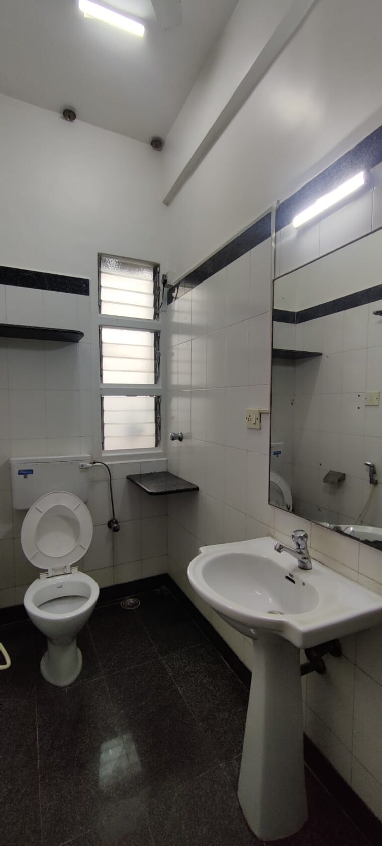 Bathroom, padam-chs-ltd 3.5 Bedroom 1950 Sq.Ft. Apartment In Peddar Road Mumbai 9323594