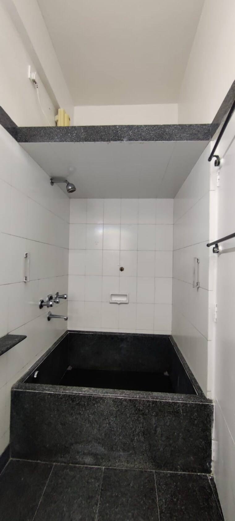 Bathroom, padam-chs-ltd 3.5 Bedroom 1950 Sq.Ft. Apartment In Peddar Road Mumbai 9323594