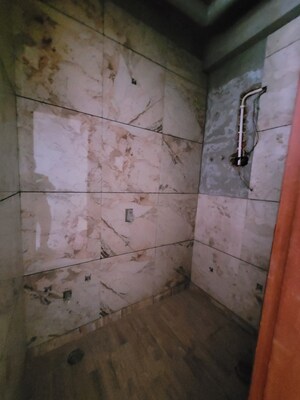 Attached Bathroom in 3 BHK Builder Floor at Dilshad Colony – for Sale