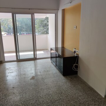 Room in 2 BHK Apartment at Sanghvi Aaditya Heights, Tardeo – for Rent