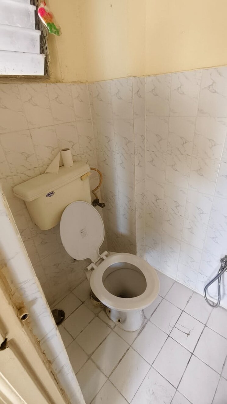 Bathroom, hermes-heritage-homes 1 Bedroom 600 Sq.Ft. Apartment In Shastrinagar Pune 9323623