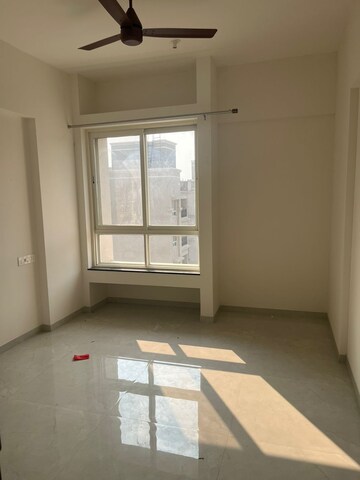 Room in 2 BHK Apartment at Nyati Era, Dhanori – for Rent