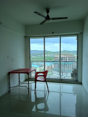 Room in 2 BHK Apartment at Acme 36 Allure, Goregaon West – for Rent