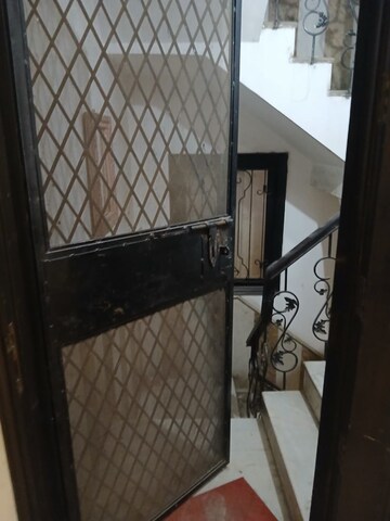 3 BHK Builder Floor – Entrance View at Kalkaji - for Rent