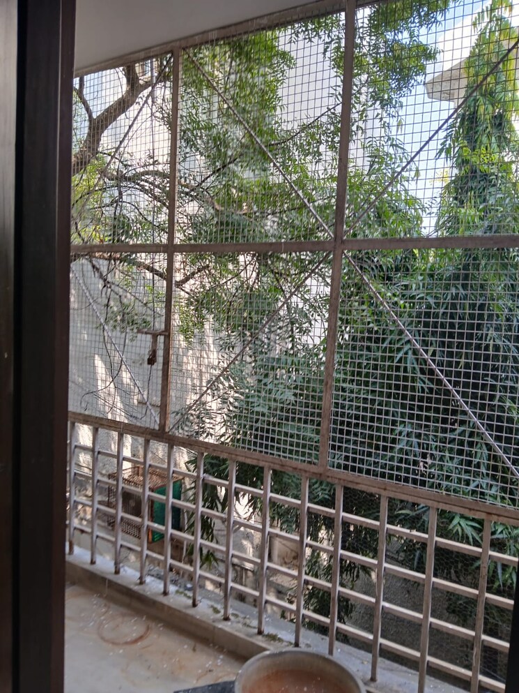 Balcony, kalkaji 3 Bedroom 2000 Sq.Ft. Builder Floor In Kalkaji Delhi 9323659