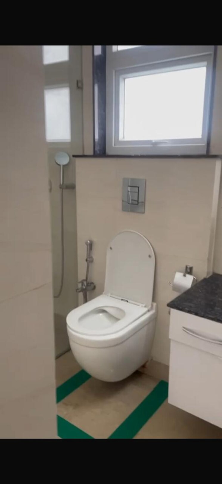Bathroom, chittaranjan park 3 Bedroom 2000 Sq.Ft. Builder Floor In Chittaranjan Park Delhi 9323674