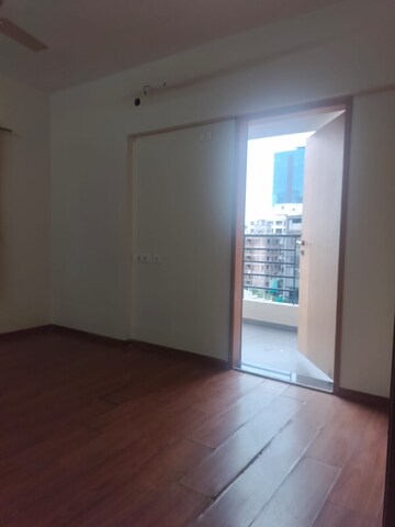 Room in 3 BHK Apartment at Mittal Sun Horizon, Balewadi – for Rent