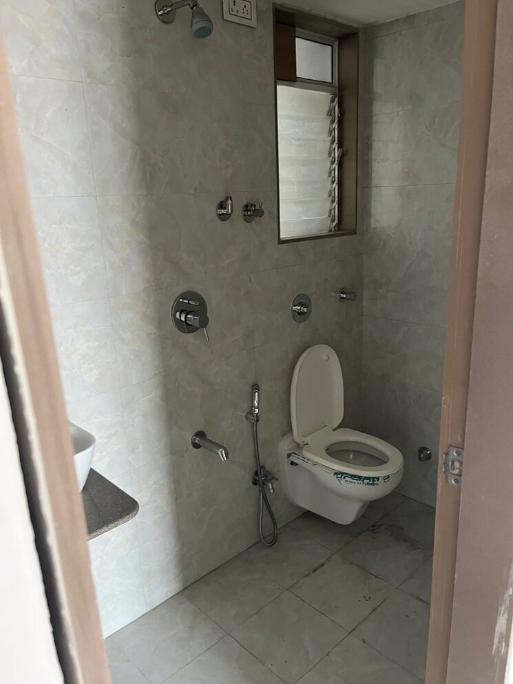 Bathroom, hdil-dheeraj-jamuna 1 Bedroom 595 Sq.Ft. Apartment In Malad West Mumbai 9323740