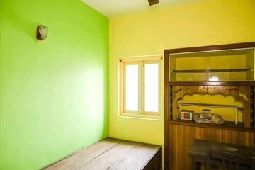 Room in 2 BHK Apartment at Rail Vihar, Rajarhat – for Rent