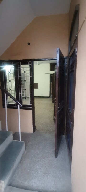 Room in 1.5 BHK Independent House at Sector 7 – for Rent