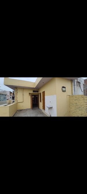 Team Area in 1.5 BHK Independent House at Sector 7 – for Rent