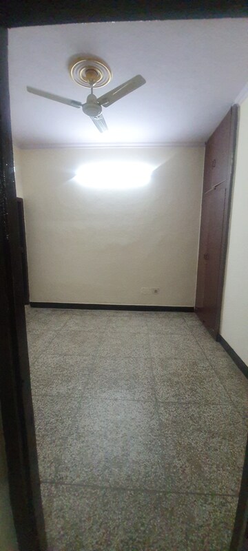 Room in 1.5 BHK Independent House at Sector 7 – for Rent