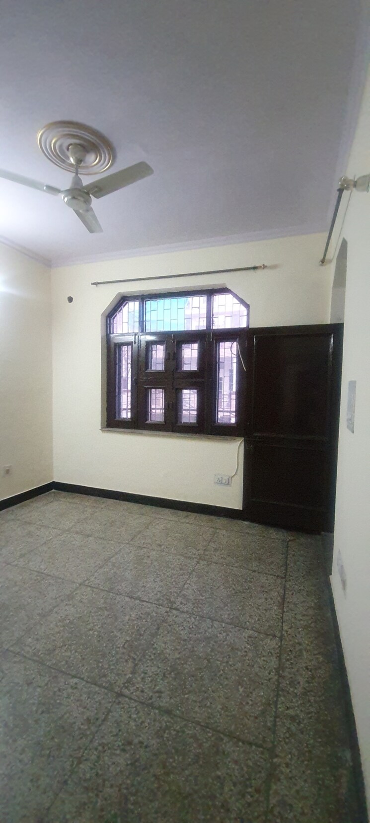 Room, sector 7 1.5 Bedroom 133 Sq.Ft. Independent House In Sector 7 Faridabad 9323799